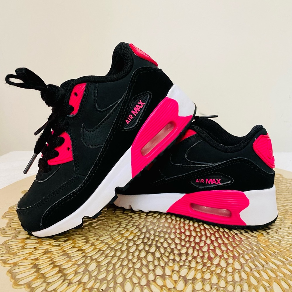 NIKE AirMax Sneakers